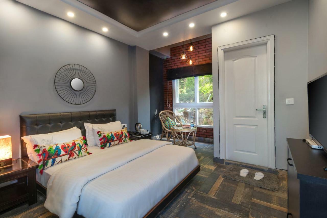 Nirvana Lodge And Lounge Mussoorie Exterior photo